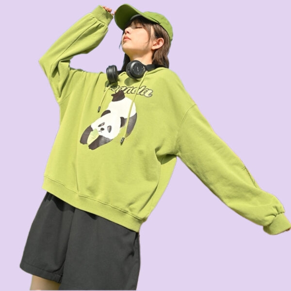Linda sudadera con capucha con estampado de panda de dibujos animados verde Matcha 1