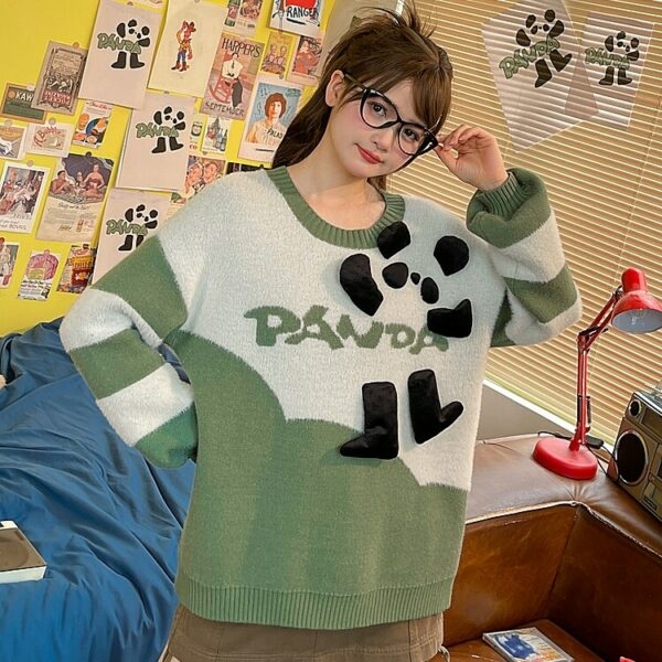 Simpatico maglione pullover con design panda tridimensionale 2