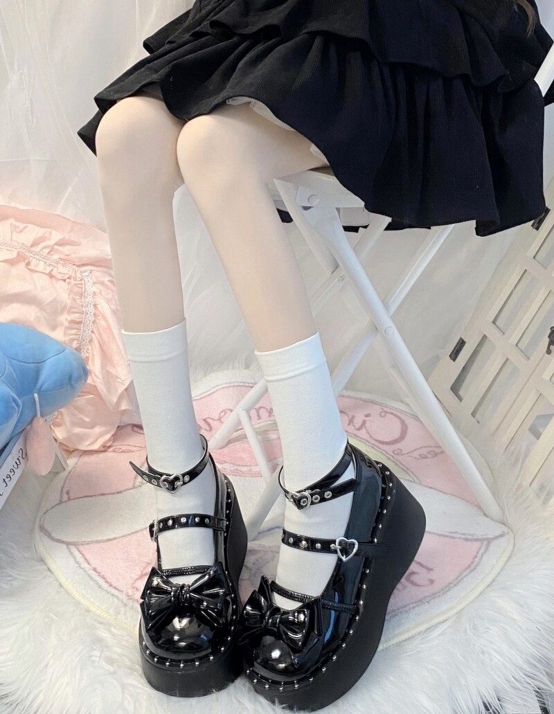 Süße und coole Schleife im Lolita-Schuh mit dicker Sohle