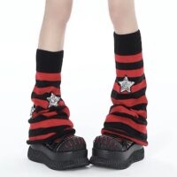 Chaussettes à rayures rouges et noires avec étoiles moyennes Fille chaude kawaii