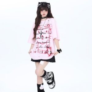 Rosa Hello Kitty T-Shirt mit Dopamin-Kawaii-Aufdruck im Sommer-Dopamin-Stil