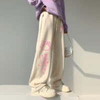 Spodnie z szerokimi nogawkami w kolorze słodkiego różu z nadrukiem Hello Kitty Hello Kitty, kawaii